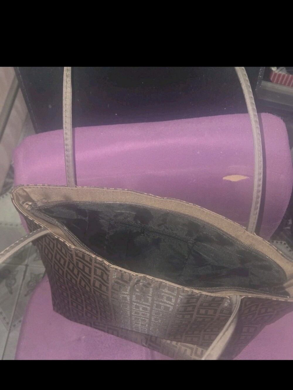 Set Of Two Purses - Picture 5 of 10